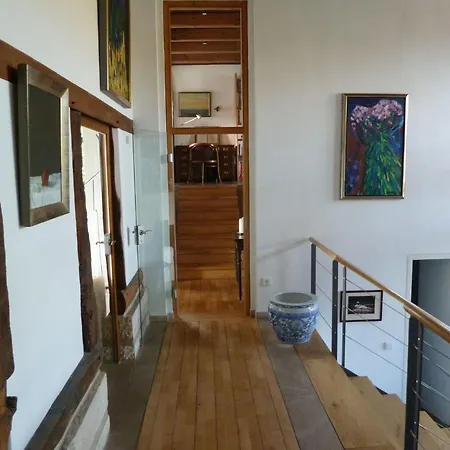 In Mit Grossem Garten By Interhome Casa de Férias