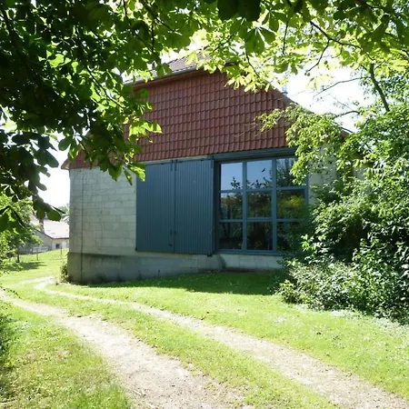 In Mit Grossem Garten By Interhome Casa de Férias