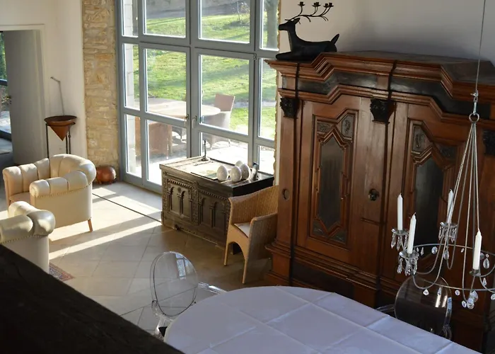 In Mit Grossem Garten By Interhome Prázdninový dům