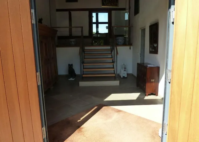 In Mit Grossem Garten By Interhome Prázdninový dům *